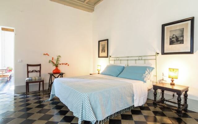 Charming Villa With Pool in Florence