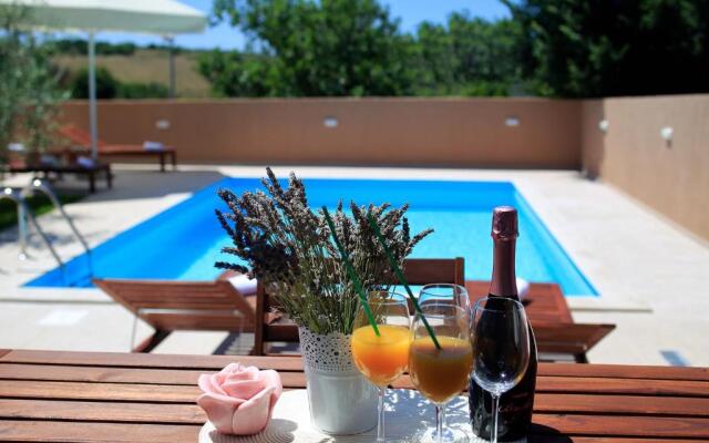 Beautiful Villa L&T 1 Nin