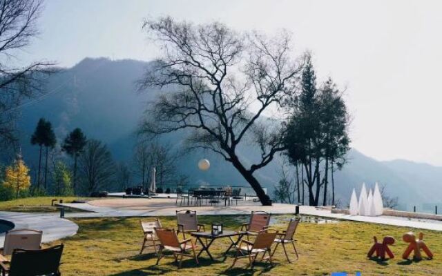Yunfu Banshan Holiday Homestay
