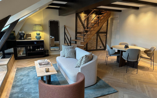 Ascot Hotel & Apartments