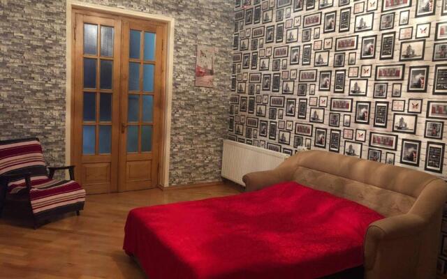 147 Davit Aghmashenebeli Avenue