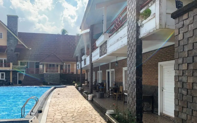 Urbanview Hotel Villa Q Gisting by RedDoorz