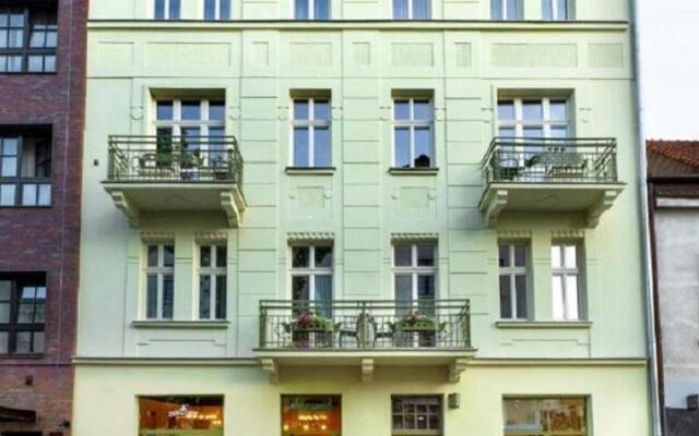 Rajska Residence