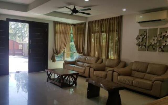 Luxury Beachfront Villa