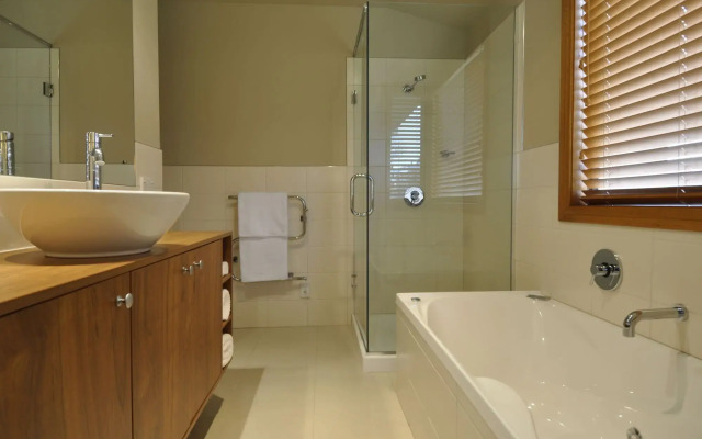 Lansdown Peaks Apartments