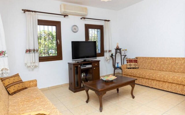 2 BR House With Calming Garden in Bodrum