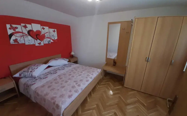 Cozy Apartments With Private Balcony Vinisce