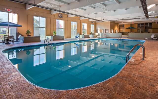 Best Western Crossroads Of The Bluffs