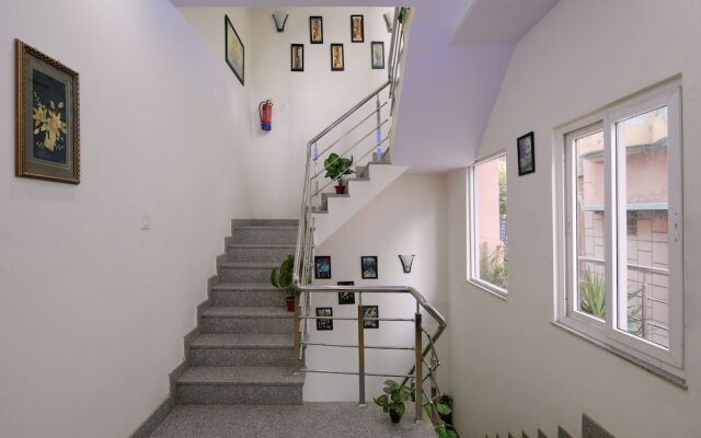 OYO 14571 Century Plaza