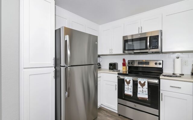 Luxury Stay by SB Suites
