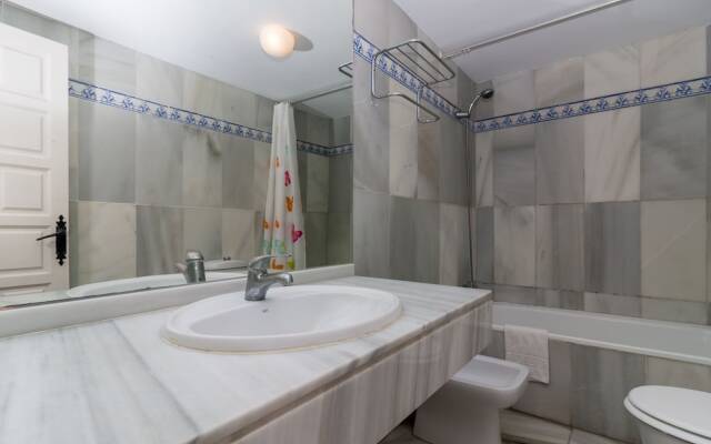 Apartamentos Río Marinas Canovas Nerja