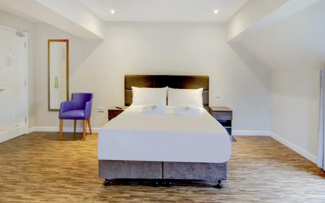 OYO The Gissons Hotel