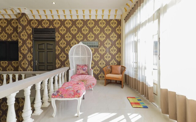 RedDoorz Plus @ Villa Bontes Batu