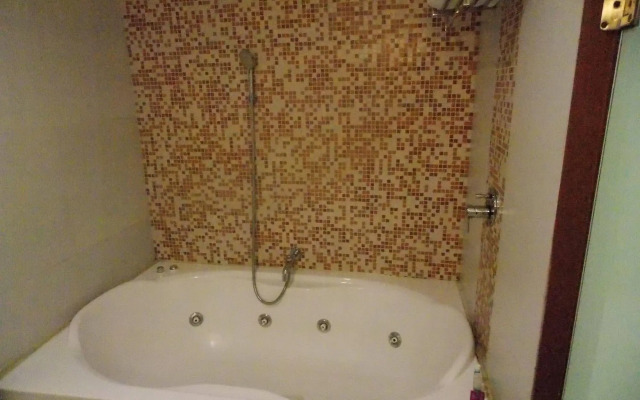 Silver Cloud Hotel & Banquets Ahmedabad