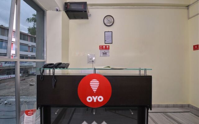 OYO 12193 Sandhya Hotel