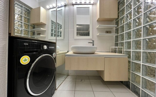 Modern Apartment Near Osmanbey Metro Station