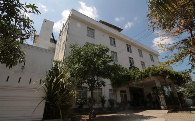 OYO 111 Sea Shine Beach Hotel