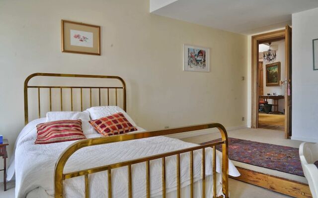 Splendid 160m2 Apartment With Terrace