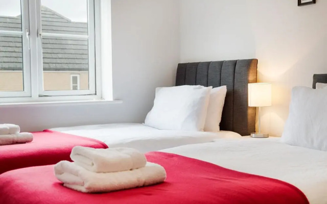 Bristol Apartment with Parking