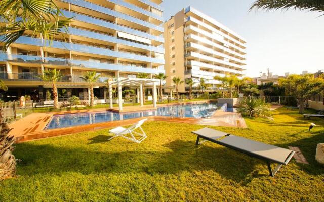 Lovely apartment with pool, AC and a great terrace