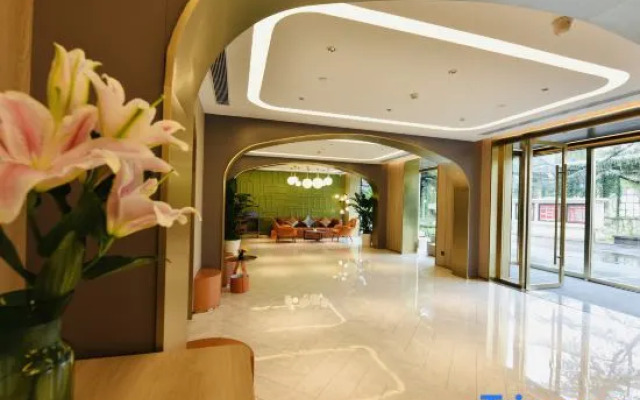 PALACE HOTELS（Beijing Datun Road East Subway Station Beijing's Bird Nest）