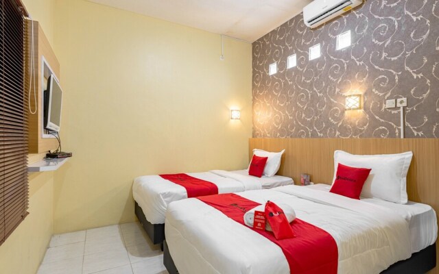 Arum Guest House by RedDoorz