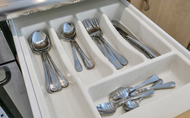 Deluxe Waterfront & City Apartment