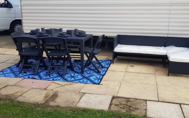 Inviting 3-bed Caravan on Sand Le Mere, Tunstall