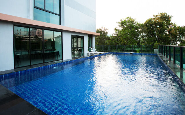 B2 Hotel South Pattaya Premier Hotel