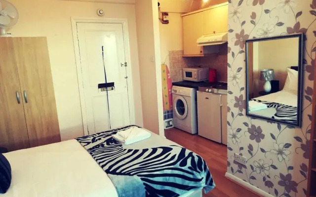 Sloane Avenue Apartment