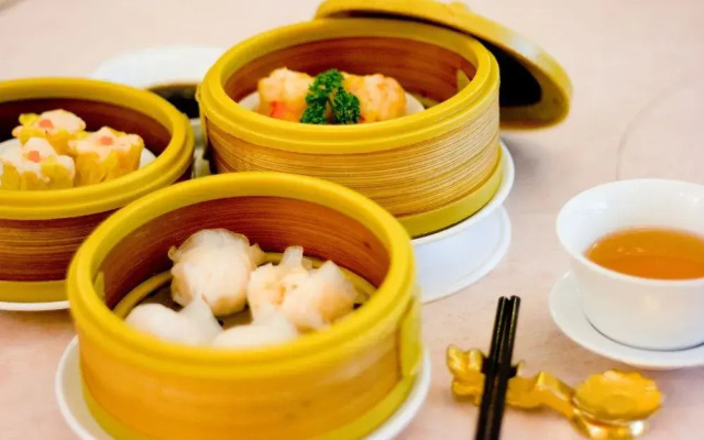 Jolly Suites Petkasem