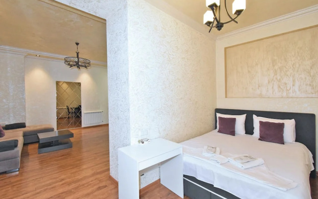 Apartment on Teryan 19