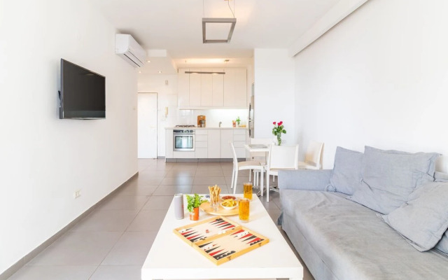 Top Tier Apartment with Swimming Pool