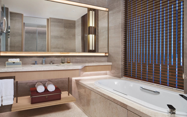 Sheraton Yunfu Xinxing Hotel