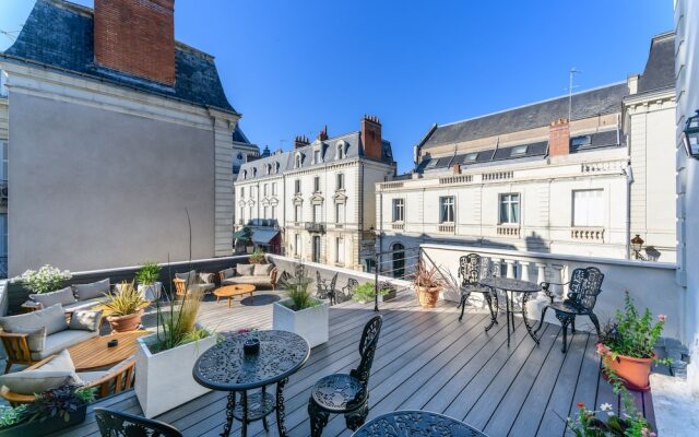 Hôtel Corneille - Entrée autonome, réception en ligne -Encore Mieux