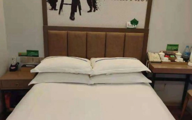 Leiketai Theme Hotel (Bengbu Railway Station Branch)
