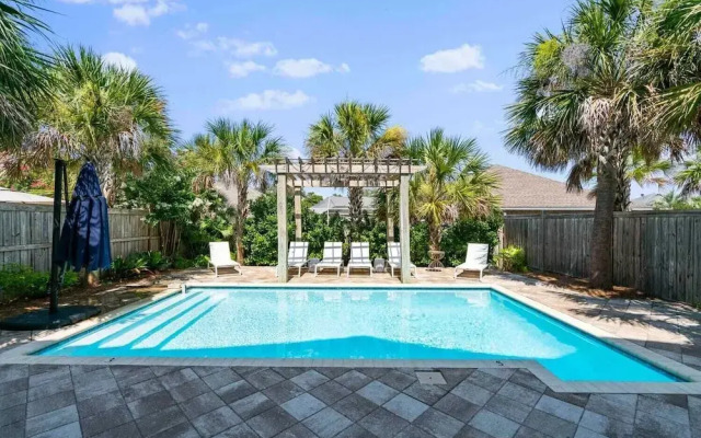 Sleeps 18! Private Pool, Hot Tub, Near Beach Miramar Dream House by Avantstay