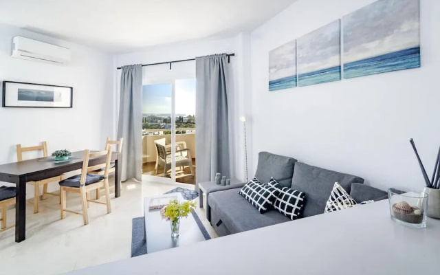LL- 1 Bedroom apt Close to Laguna Village Estepona