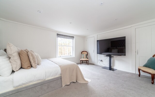 The New Cross Premier Room