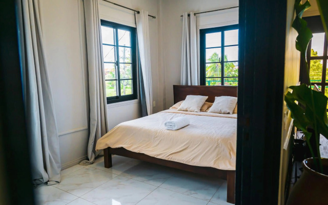 Cozy and quirky Wolf Apartment