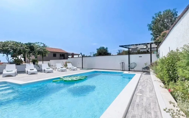 Villa Barbara Comfortable Holiday Residence