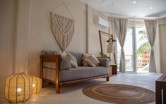 Noah Beach Hotel & Suites