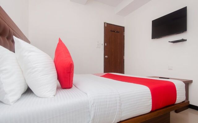 Oyo 15717 Rk Residency
