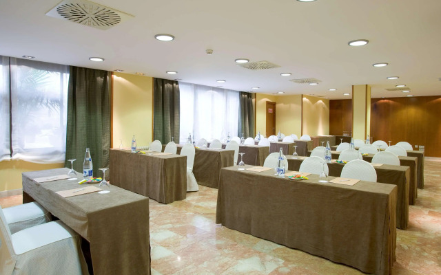 NH Córdoba Califa Hotel