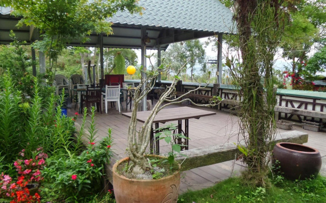 Goose Nest Garden Bed and Breakfast