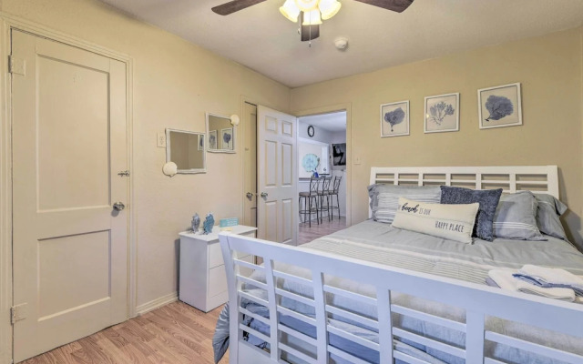 Fire Pit & Grill: Fishing Cottage in Aransas Pass!