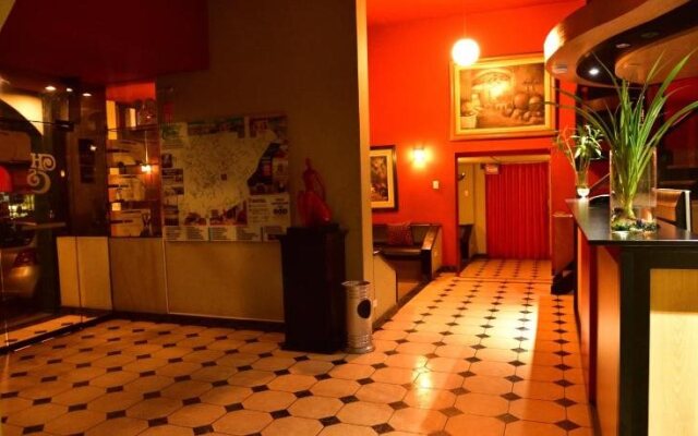 Hotel Holiday Suites