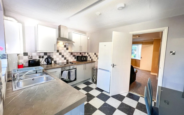 Taylor Close Holiday Home