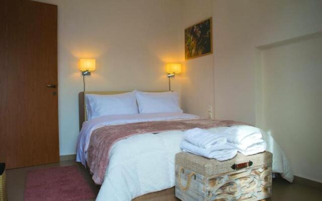 Sunny Central Luxury Apartment