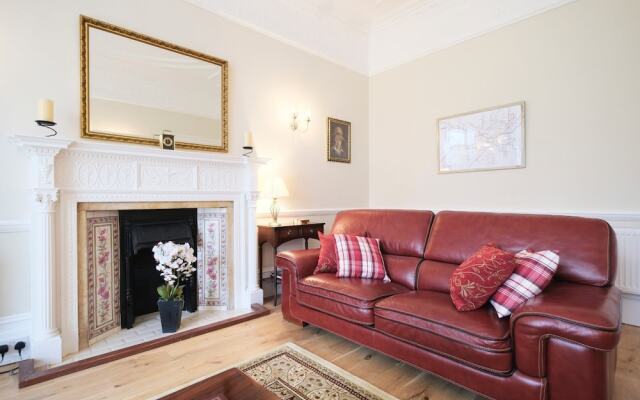 Amazing 3-bedroom Garden Flat for 6 in Ealing